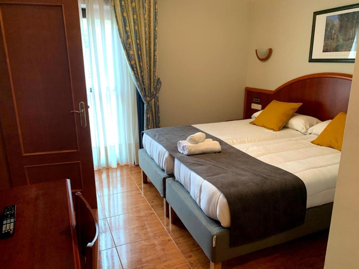 Hotel - Apartamentos Peña Santa Benia De Onis Bagian luar foto