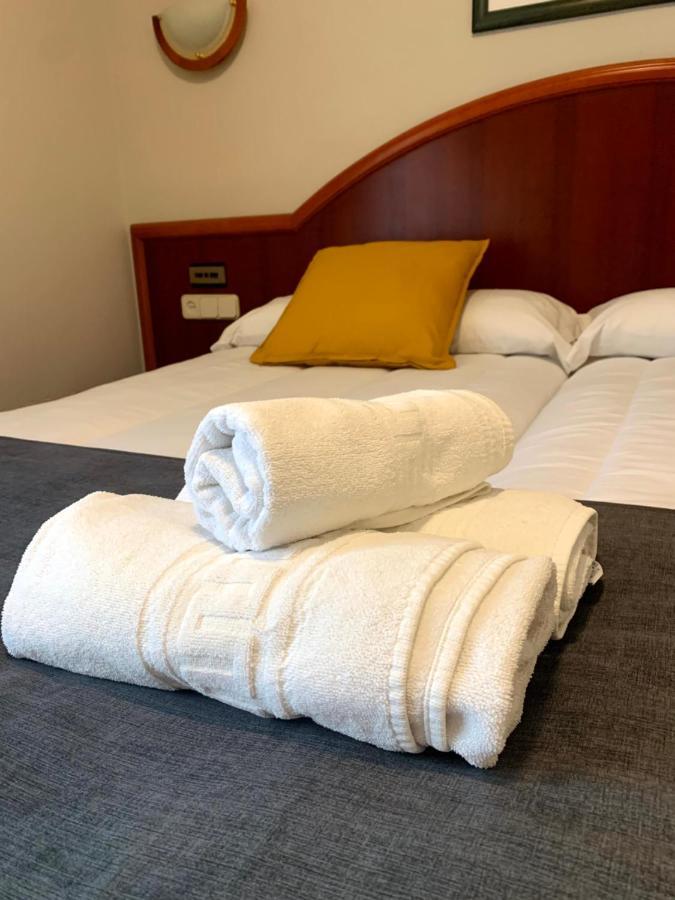 Hotel - Apartamentos Peña Santa Benia De Onis Bagian luar foto