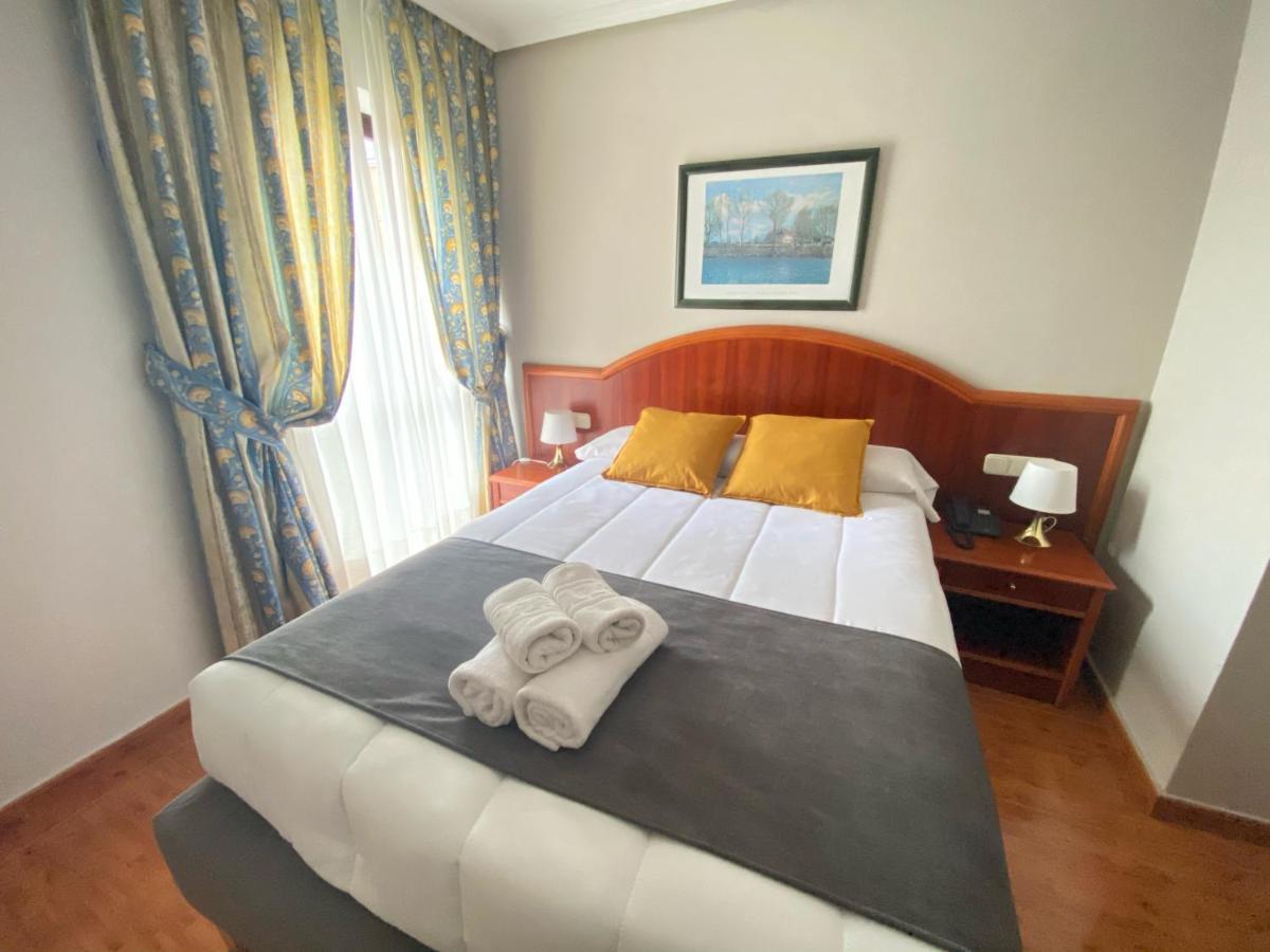 Hotel - Apartamentos Peña Santa Benia De Onis Bagian luar foto