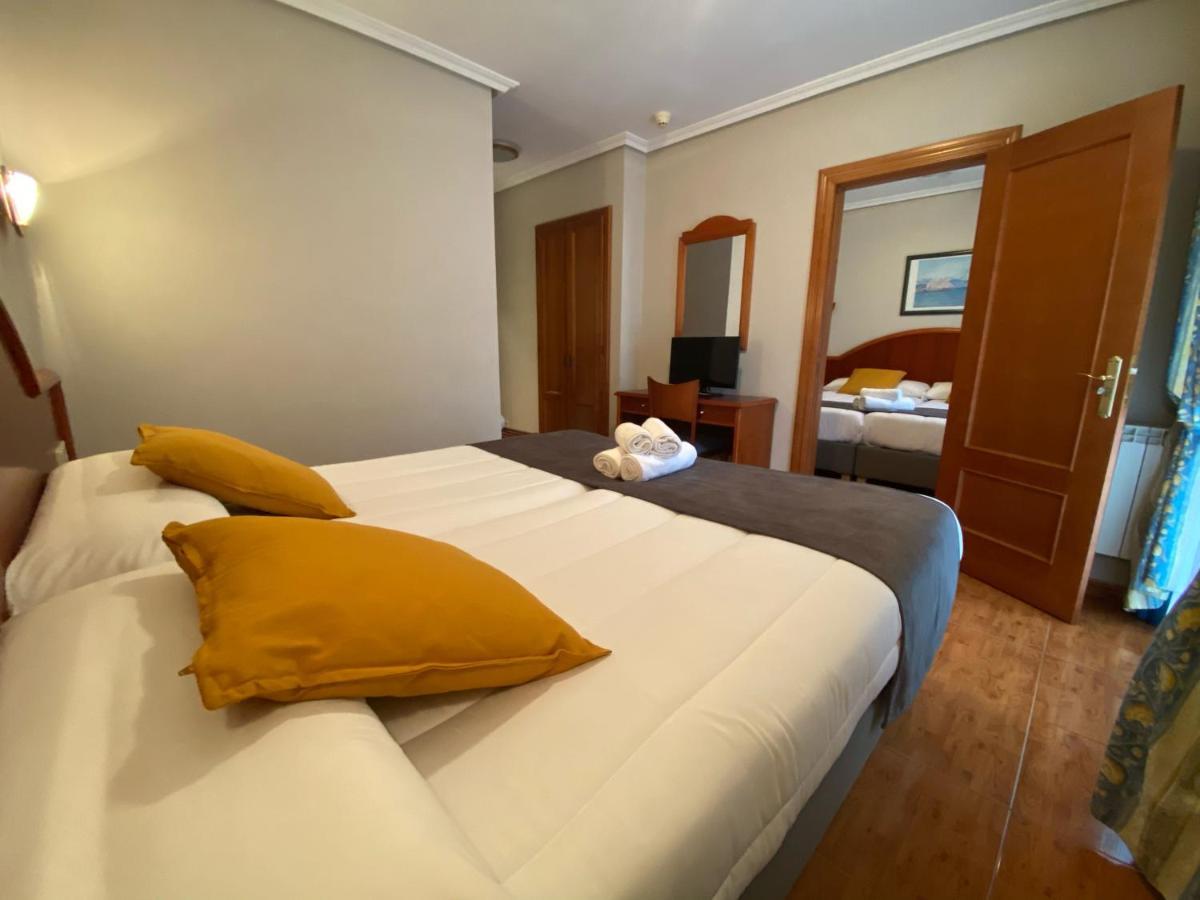 Hotel - Apartamentos Peña Santa Benia De Onis Bagian luar foto