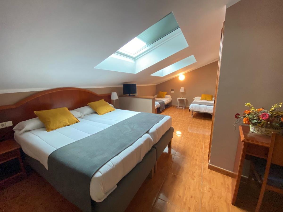 Hotel - Apartamentos Peña Santa Benia De Onis Bagian luar foto