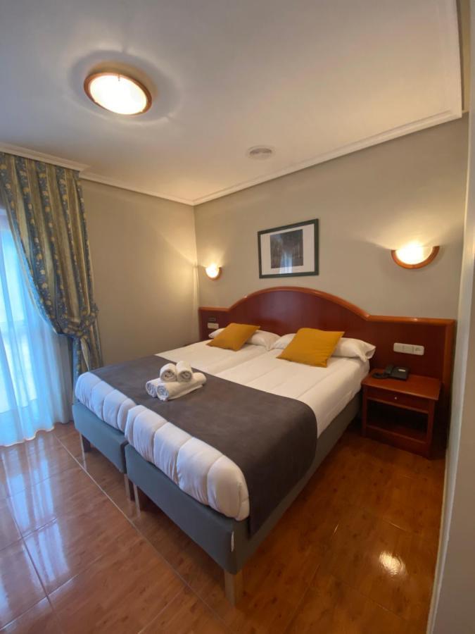 Hotel - Apartamentos Peña Santa Benia De Onis Bagian luar foto