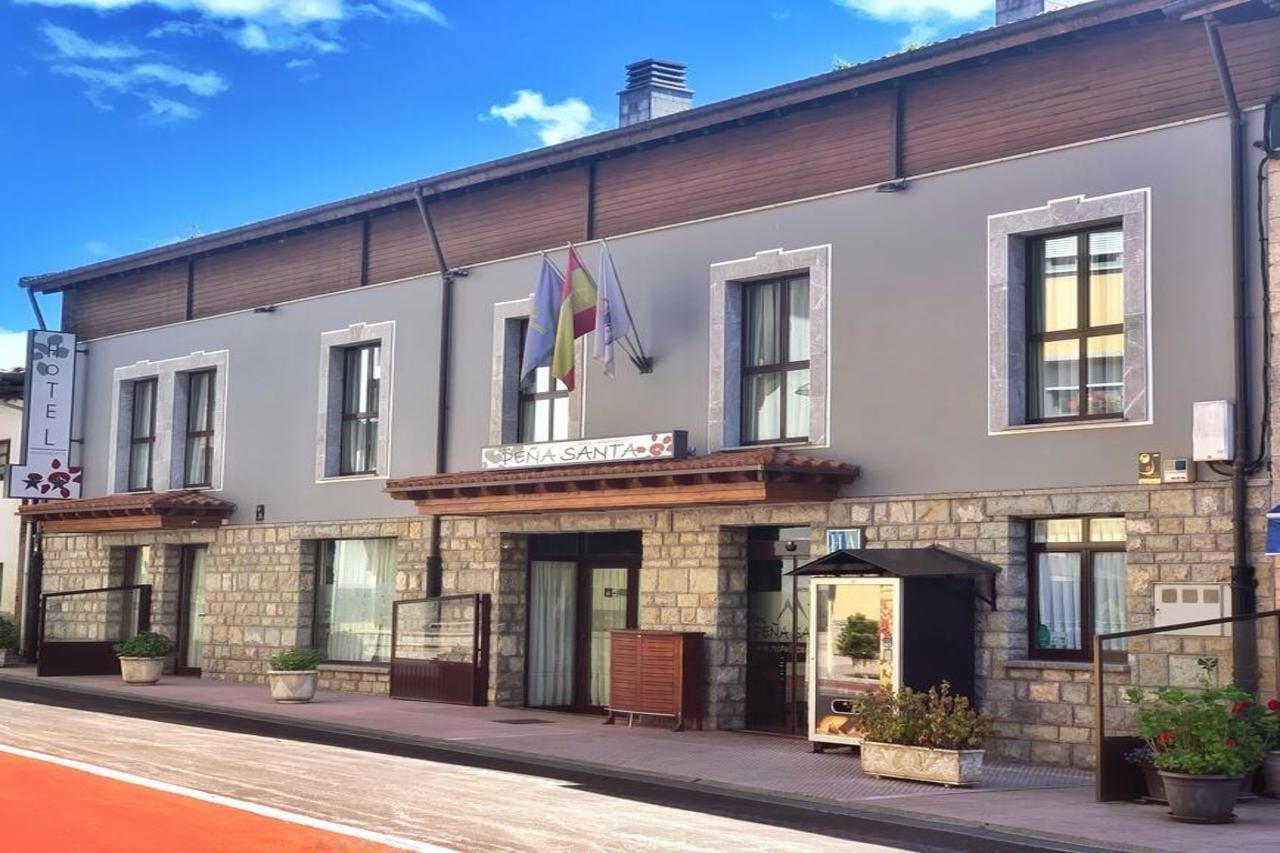 Hotel - Apartamentos Peña Santa Benia De Onis Bagian luar foto