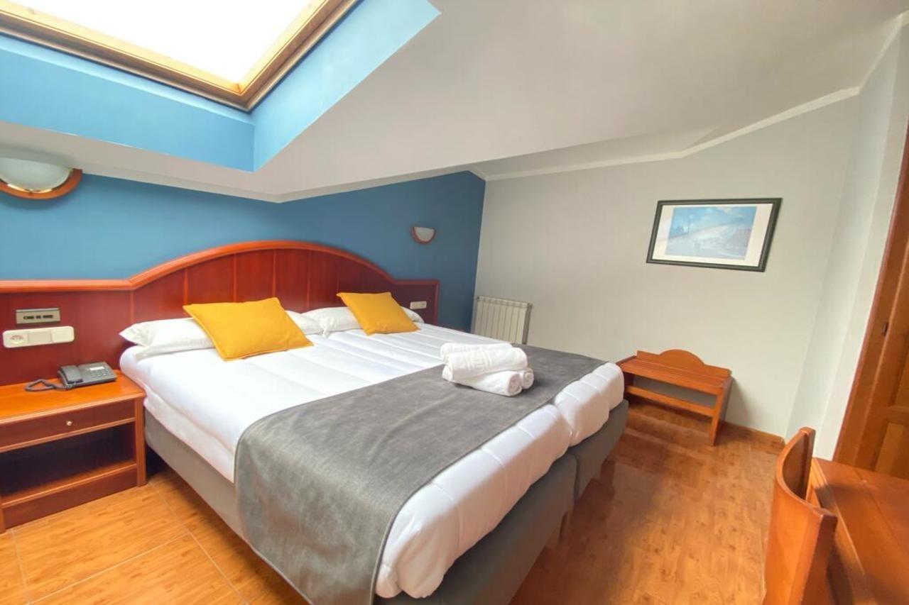 Hotel - Apartamentos Peña Santa Benia De Onis Bagian luar foto