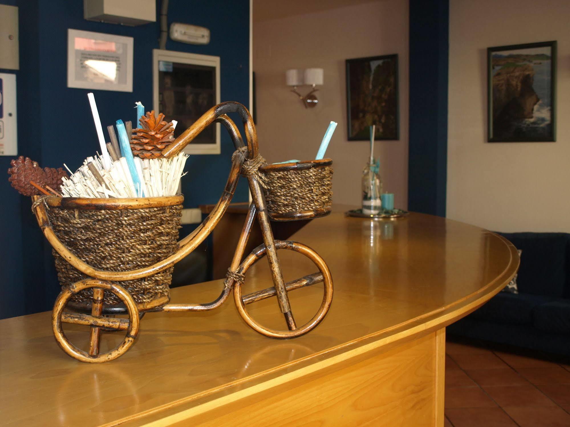 Hotel - Apartamentos Peña Santa Benia De Onis Bagian luar foto